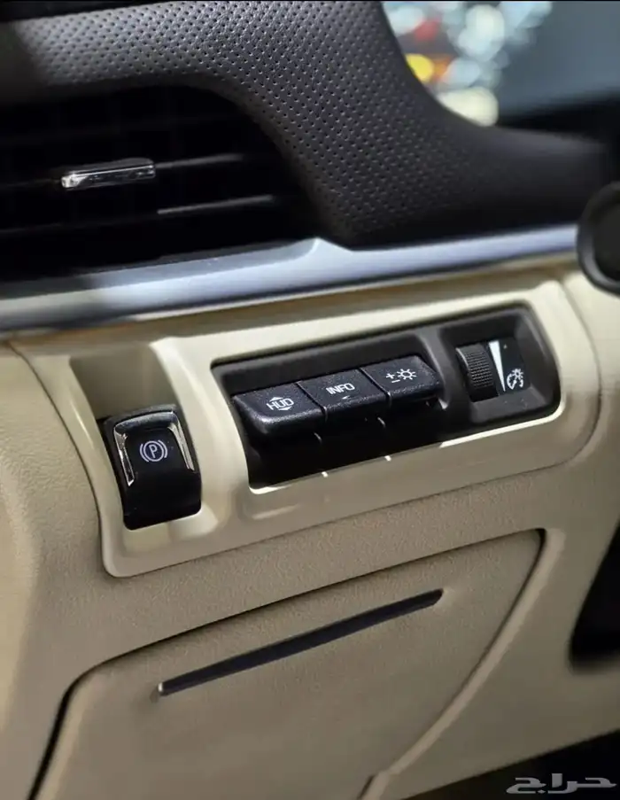 كاديلاك XT5 فل كامل 14