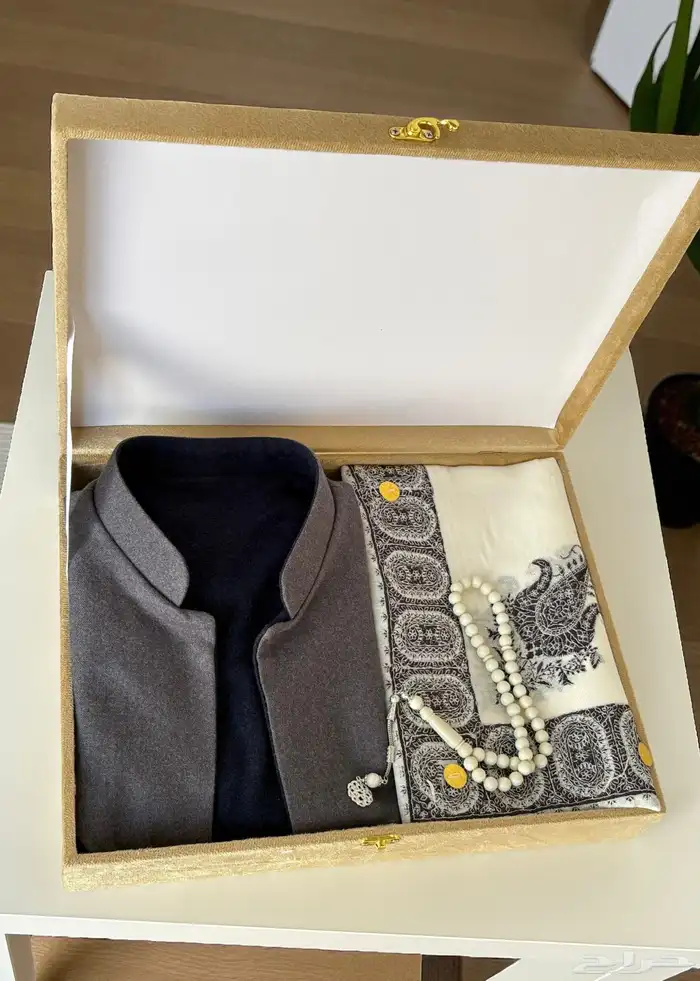 بوكس رجالي سدييري وشال فخم هدية 0
