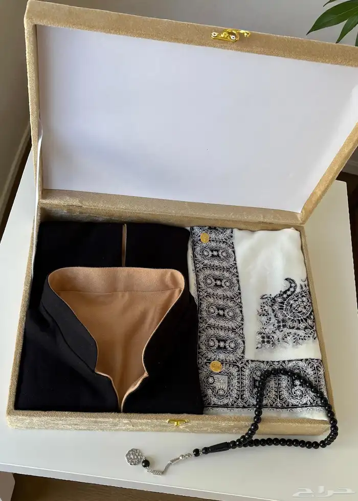 بوكس رجالي سدييري وشال فخم هدية 17