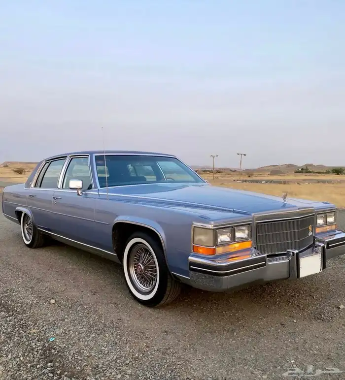 كاديلاك 1984 ( بحالة المصنع وكالة ) 3