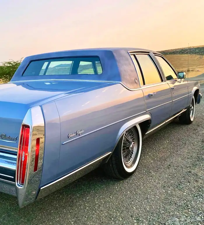 كاديلاك 1984 ( بحالة المصنع وكالة ) 7