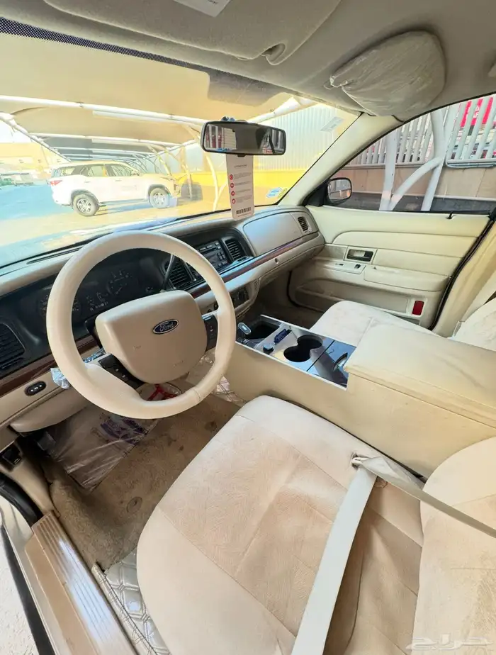 فورد فكتوريا 2012 13