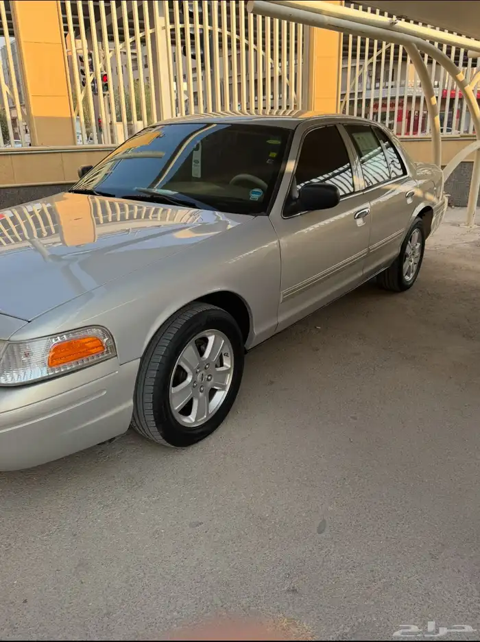 فورد فكتوريا 2012 8