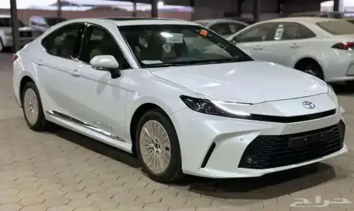 تويوتا كامري LE بنزين وهايبرد 2025 سعودي باقل سعر عرض اليوم 1