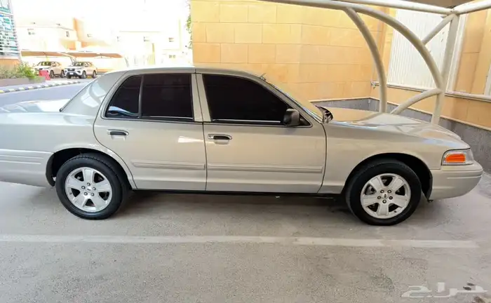 فورد فكتوريا 2012 4