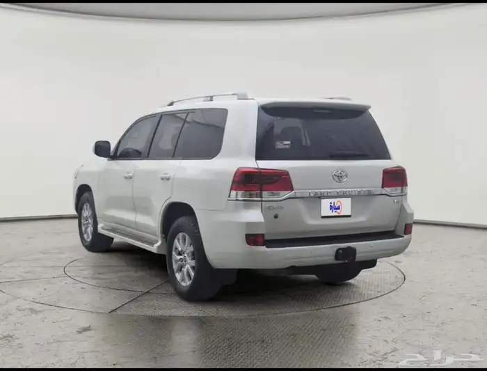 لاندكروزر 2019 5