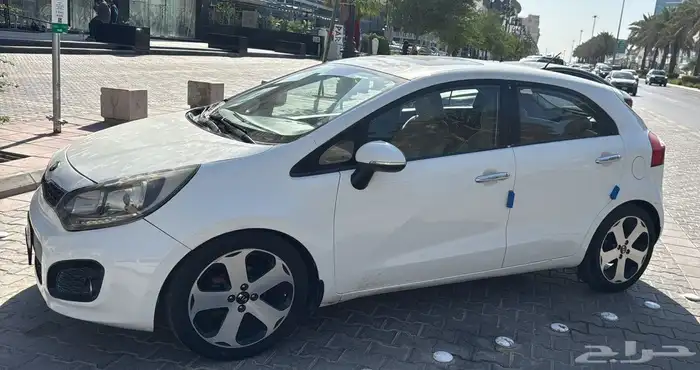 كيا ريو هاتش باك 0