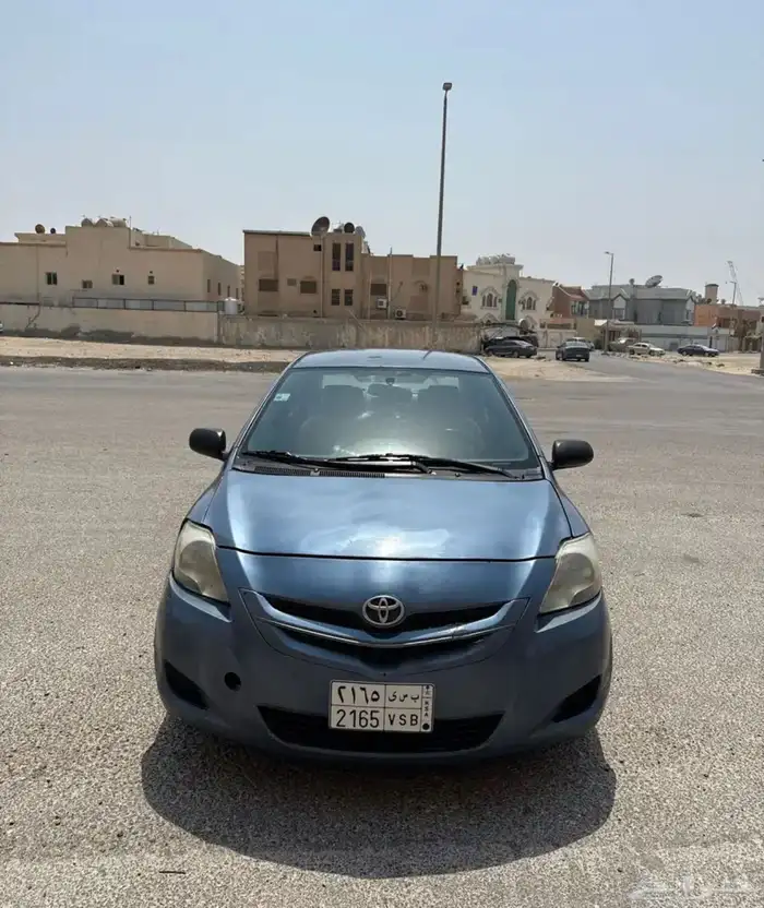 تابوتا يارس نضيفه وسعر مناسب لصامل 11
