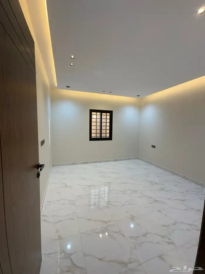 للبيع شقق ارضيه خميس مشيط مداخل سياره مستقله والسعر 550 الف 12