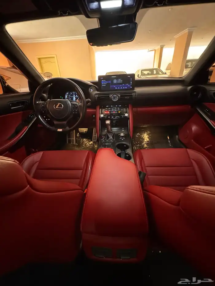 لكزس IS 350 F 2023 فل 38