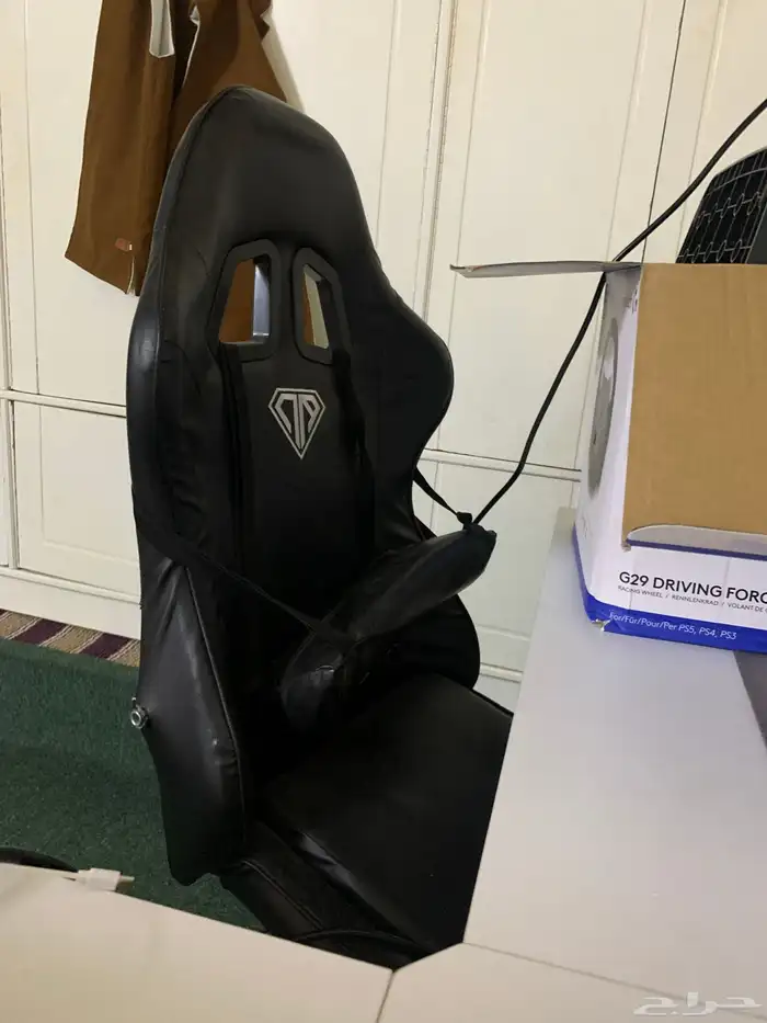 درقسون g29 مع دعاساته ومع طاولة وكرسي 3