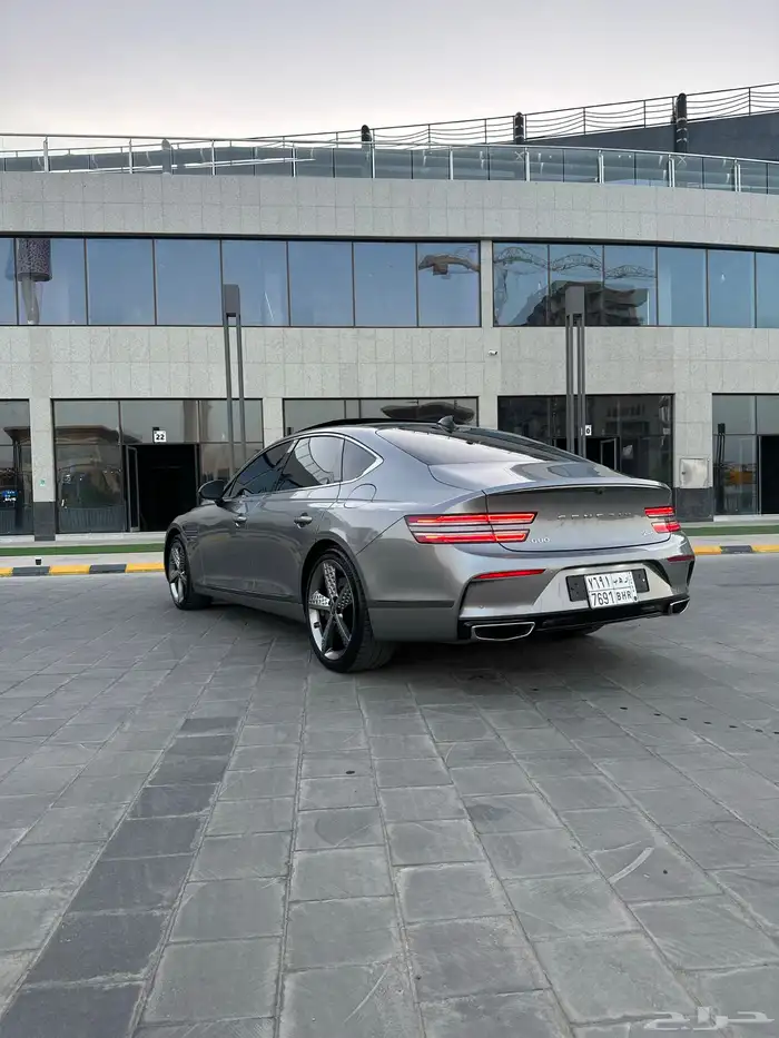 للبيع جينسس g80 رويال سبورت أعلى فئة 8