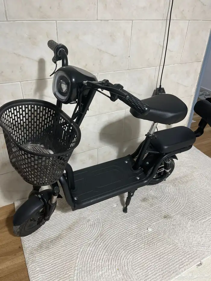 سكوتر كهربائ السرعة 70 سكوتر جديد استخدام ثلاثة أسابيع 0