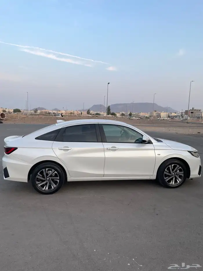 للبيع يارس واي بلس 2023 7