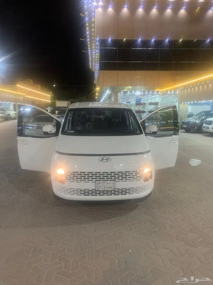 هيونداي ستاريا 0