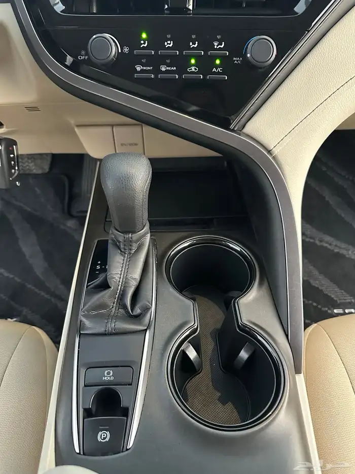 كامري LE 2024 سعودي ( بحالة الوكالة ) خالي من الرش 38