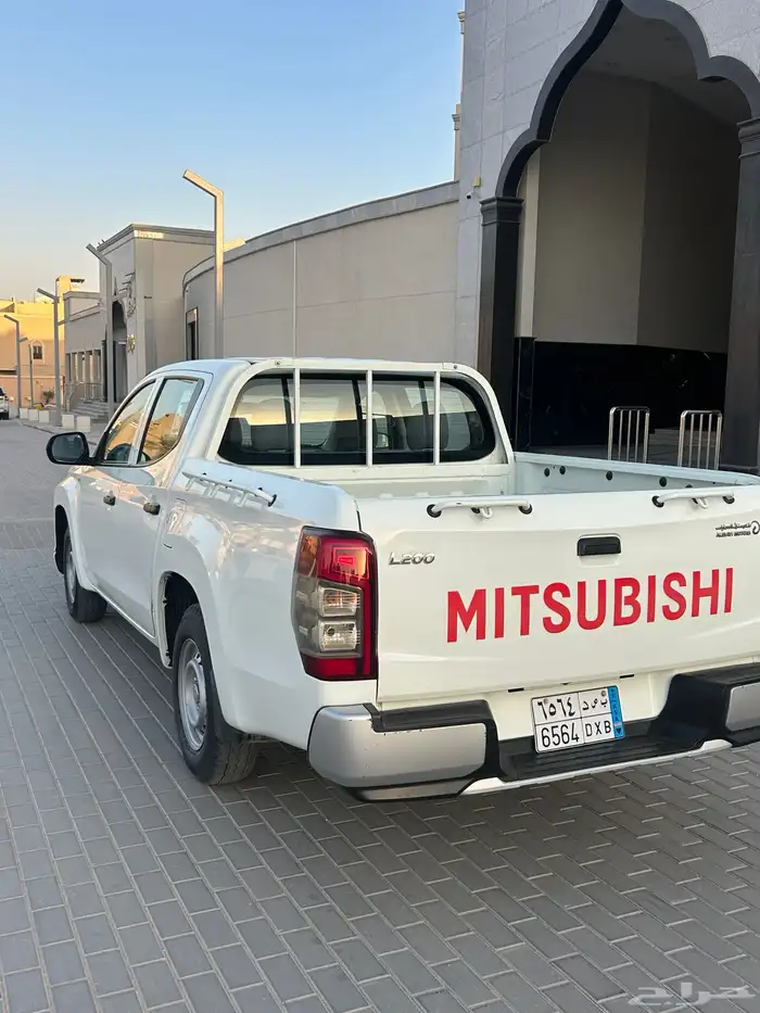 ميتسوبيشي L200 بنزين 2022 4