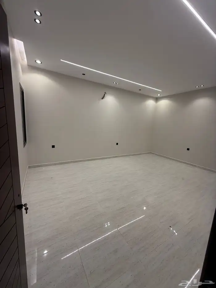 عمار للبيع في مخطط ولي العهد 8 مفصولة 10