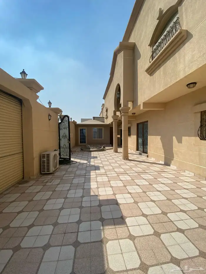 دور ارضي للايجار حي المنار ب 35 الف 2