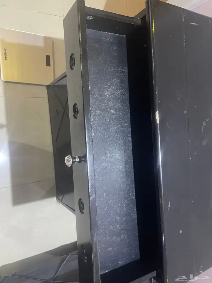 جزامة وساعة جيدارية سعر الجزامة 150 والساعة ب50 2