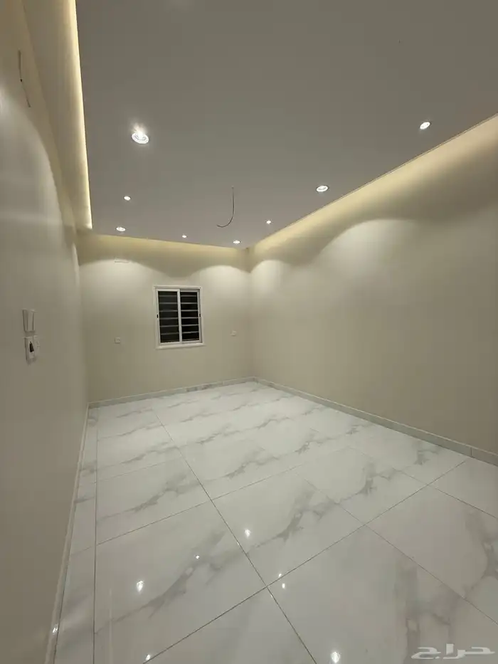 للبيع دور أرضي بحوش كبير شارع 25م قرب حديقة الزهور بالمحالة 4