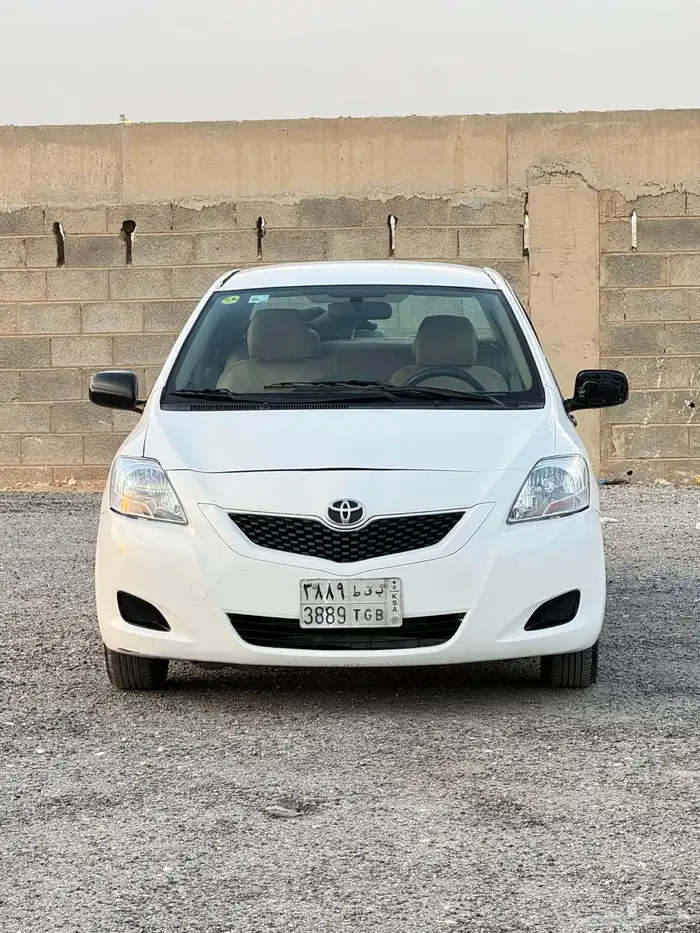 يارس 2011 قير عادي للبيع 0