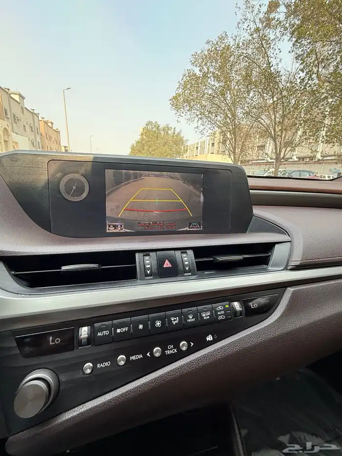 للبيع لكزس موديل 2021 17