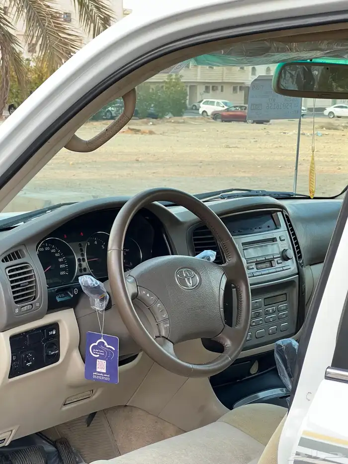 لاندكروزر V-XR نص فل 2004 17