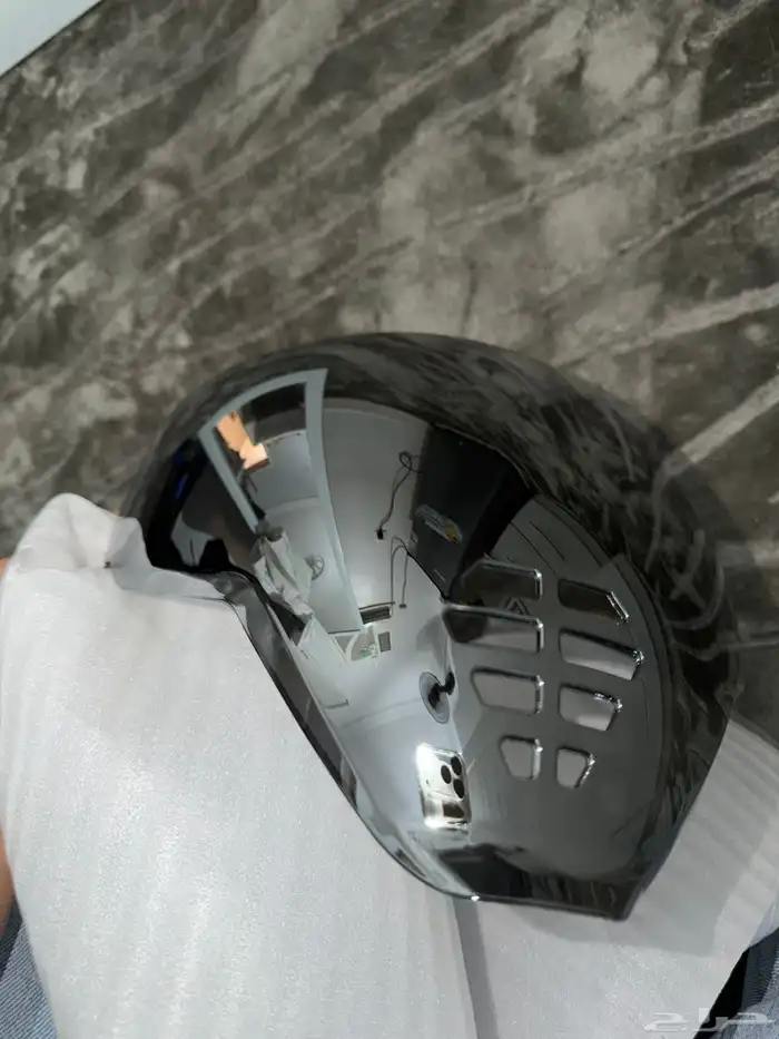 قزازة خوذة ايكون متوفر لونين اسود وفضي 2