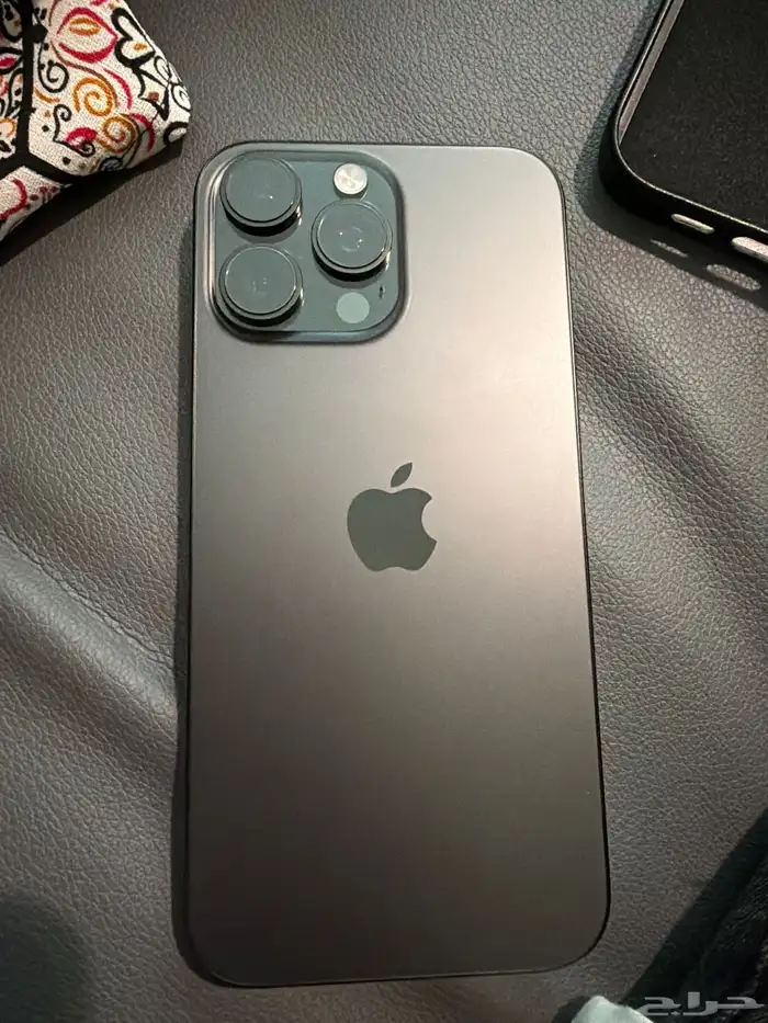 ايفون 16 برو ماكس اسود 2