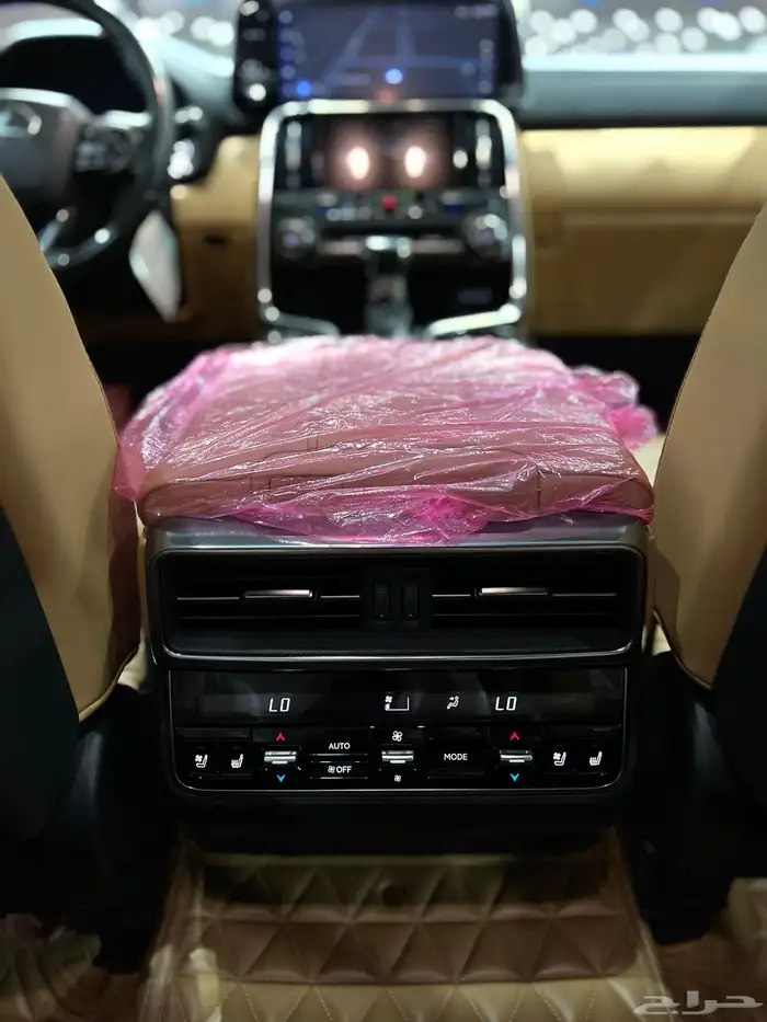 لكزس 2024 LX 600 فل كامل 11