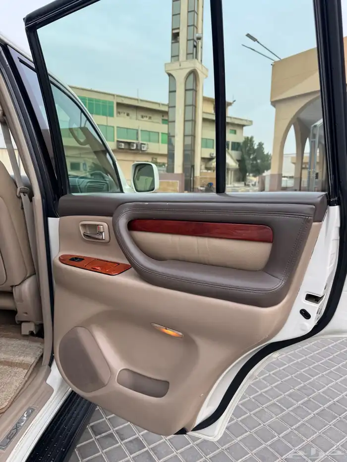 جيب لكزس LX4700 18
