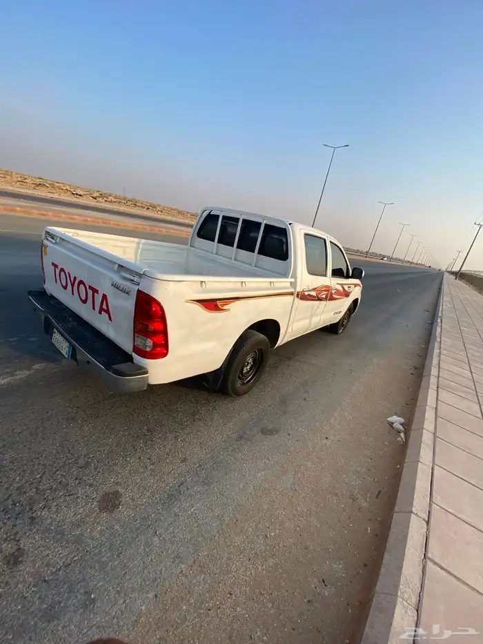 هايلوكس 2010 الموتر نضيف البدي فية رفرف يمين امامي 3