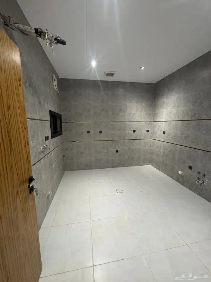 شقة تمليك فاخر اربع غرف في مخطط درب الحرمين حي الفيحاء 3