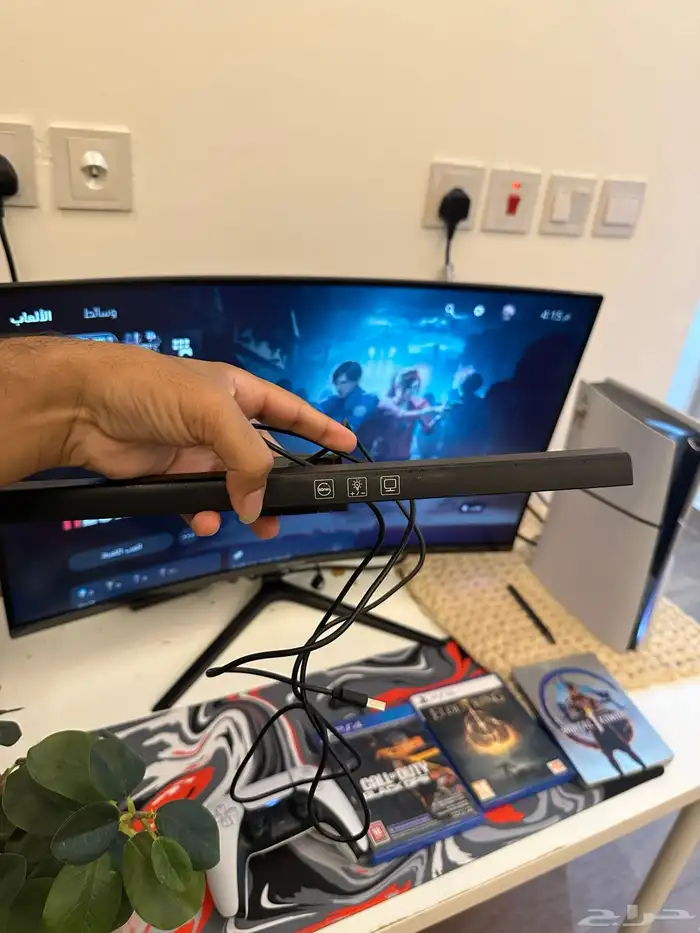 سوني 5 جديد للبيع ومعه شاشه غاليه من مكتبه جرير 3