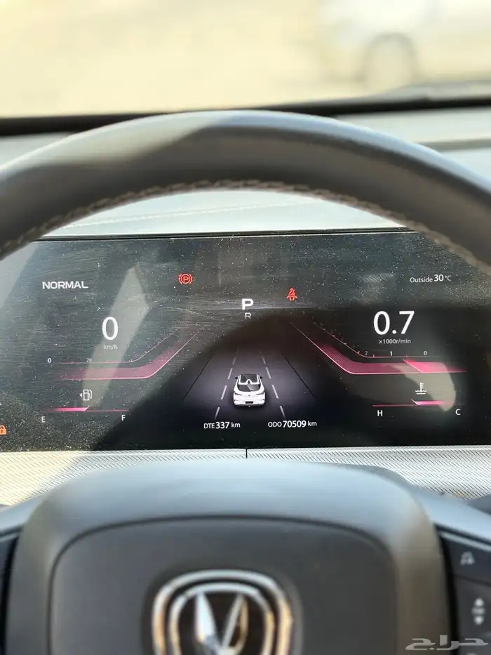 للبيع يوني تي 2023 15