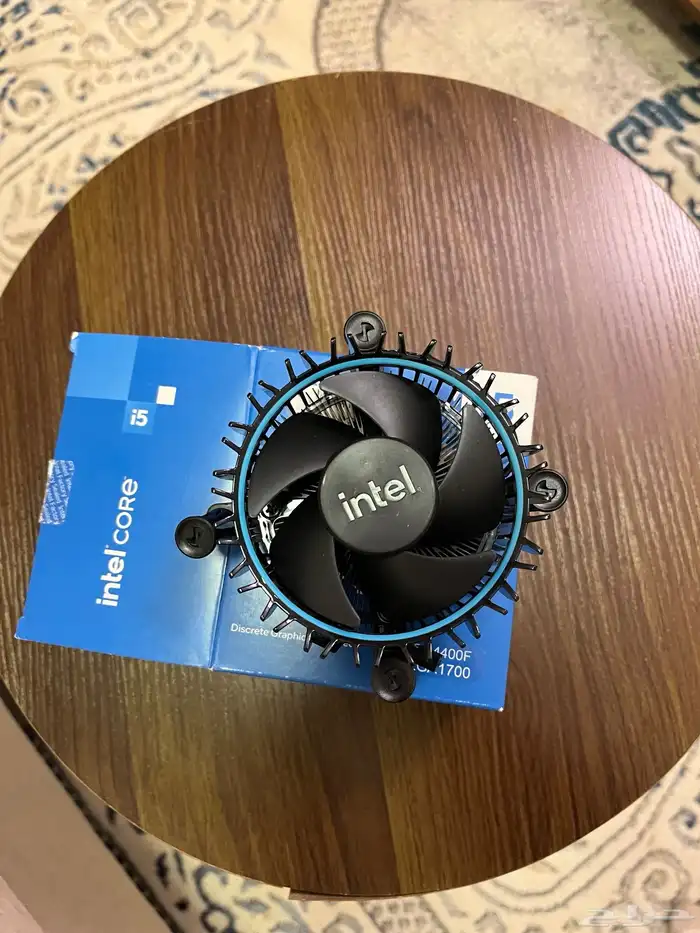 قطع بي سي للبيع 3