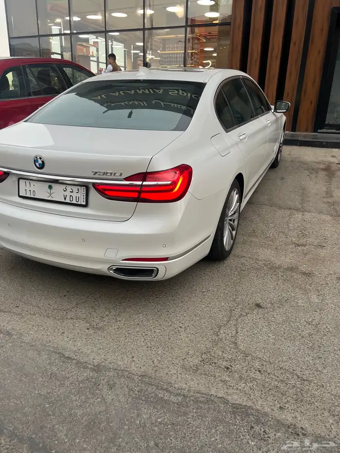 بي ام الفئة السابعة وكالة 3