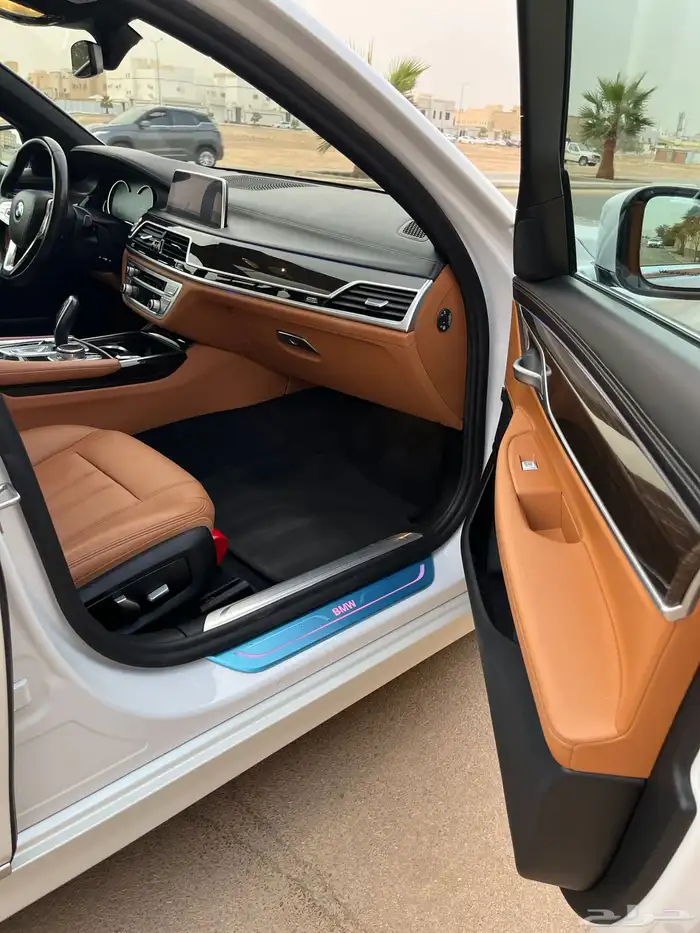 بي ام دبليو 730 2019 مخزن 34