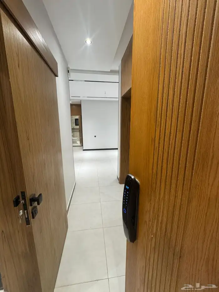 شقة تمليك فاخر اربع غرف في مخطط درب الحرمين حي الفيحاء 5