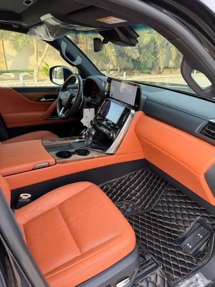 لكزس VIP - LX600 بلاك اديشن موديل 2023 بريمي 18