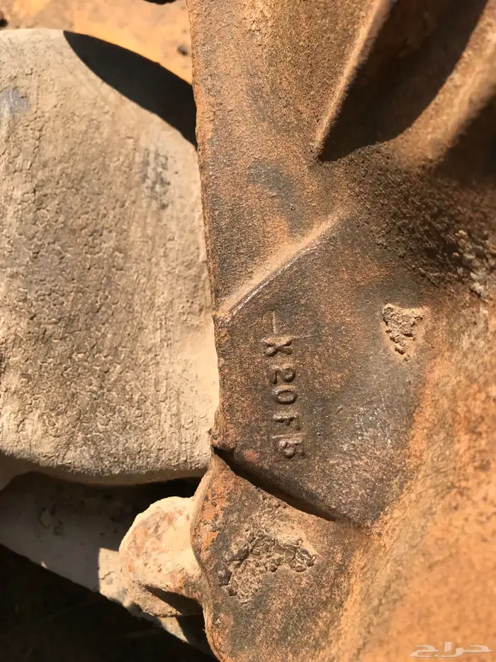 للبيع كمر خلفي وكارونه كابريس رويل موديل2006 2