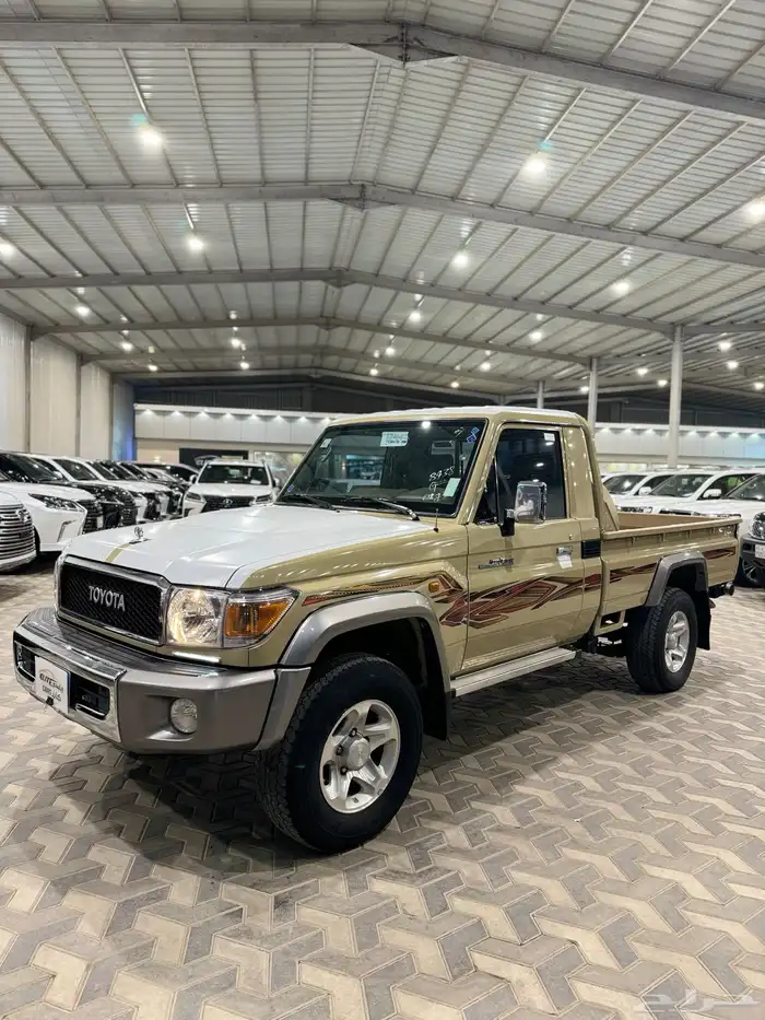 تويوتا شاص رفرف سعودي 2022 بحالة الوكاله 1