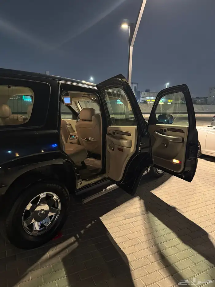 كادلاك اسكاليد 2006 نظيف للبيع 27