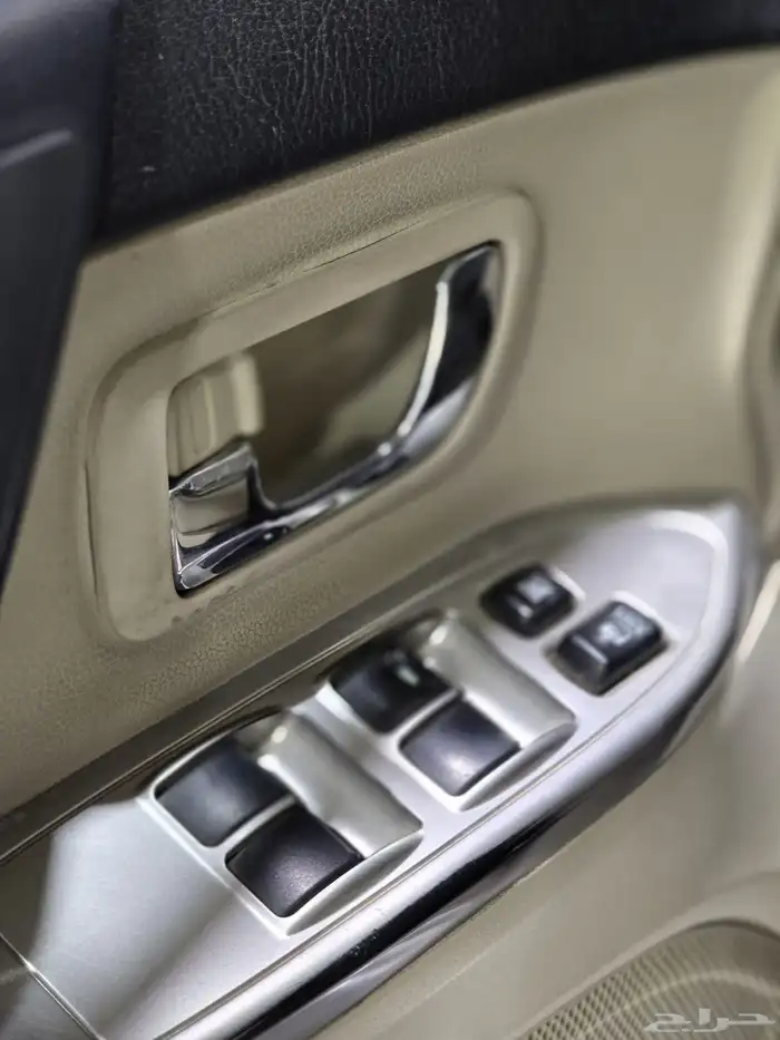 ميتسوبيشي باجيرو موديل 2016 بحالة ممتازة 15