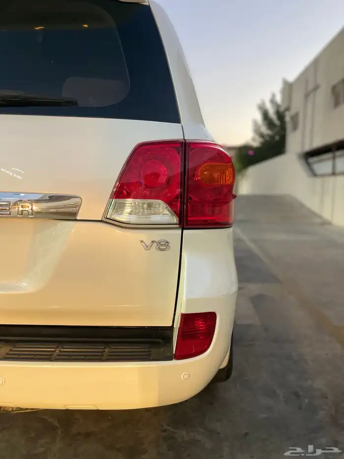 لاند كروزر موديل 2014 1