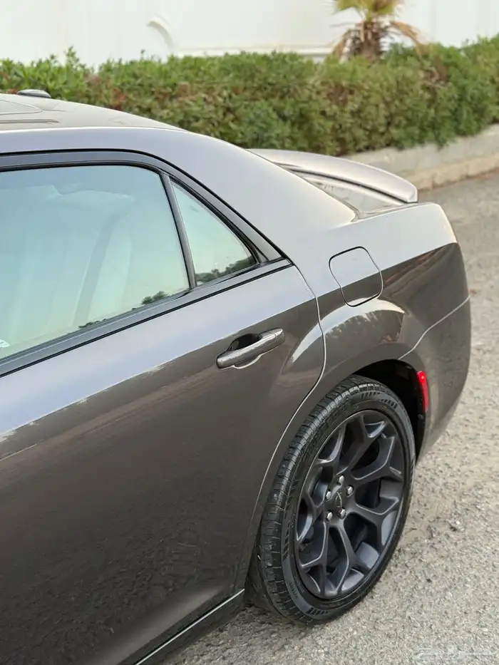 للبيع كرايزلر 2021 S وكاله 4