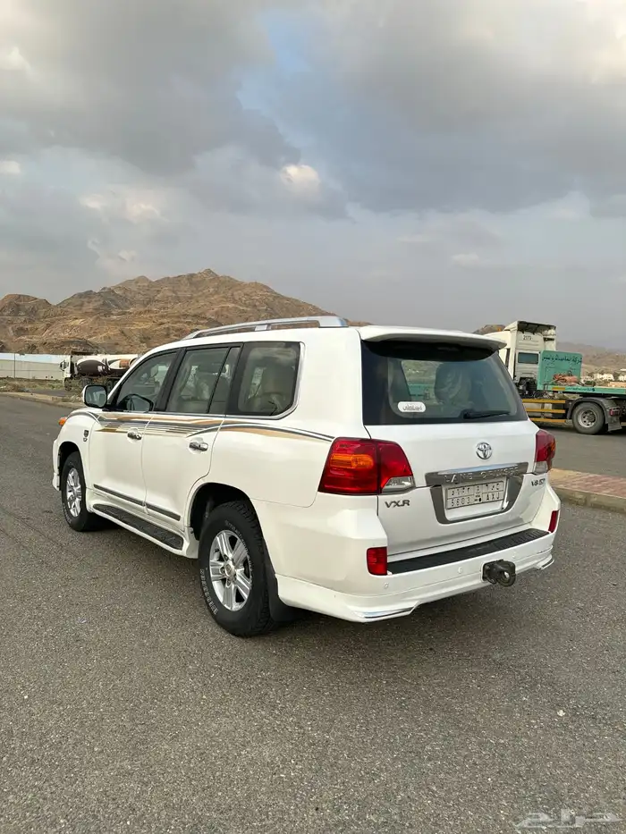 فيكسار 2009 فل كامل نظيف جدا 5