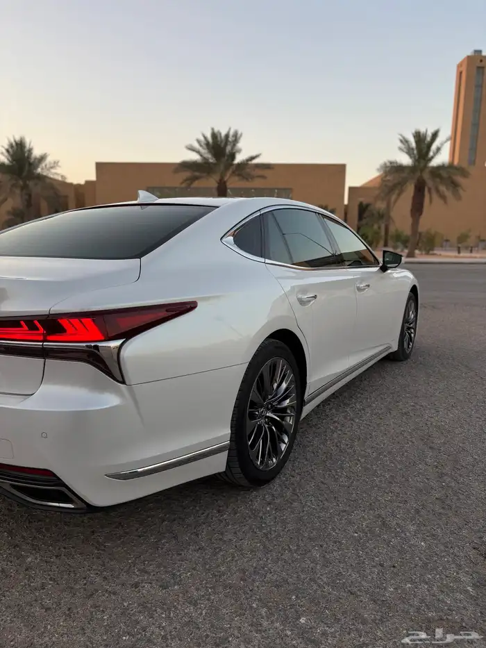 لكزس LS350 للبيع 3