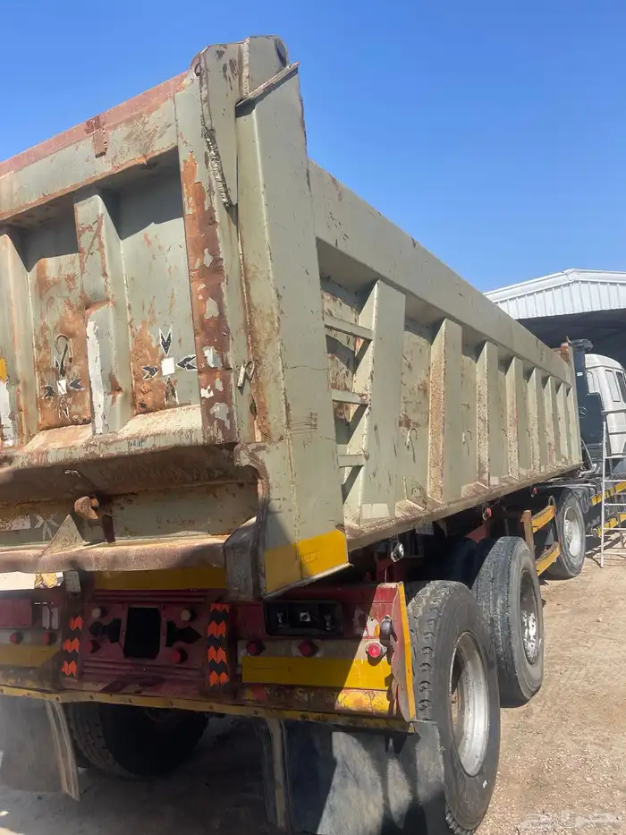 للبيع معدات صندوق قلاب 20 متر وتانكي ماء حلو 4